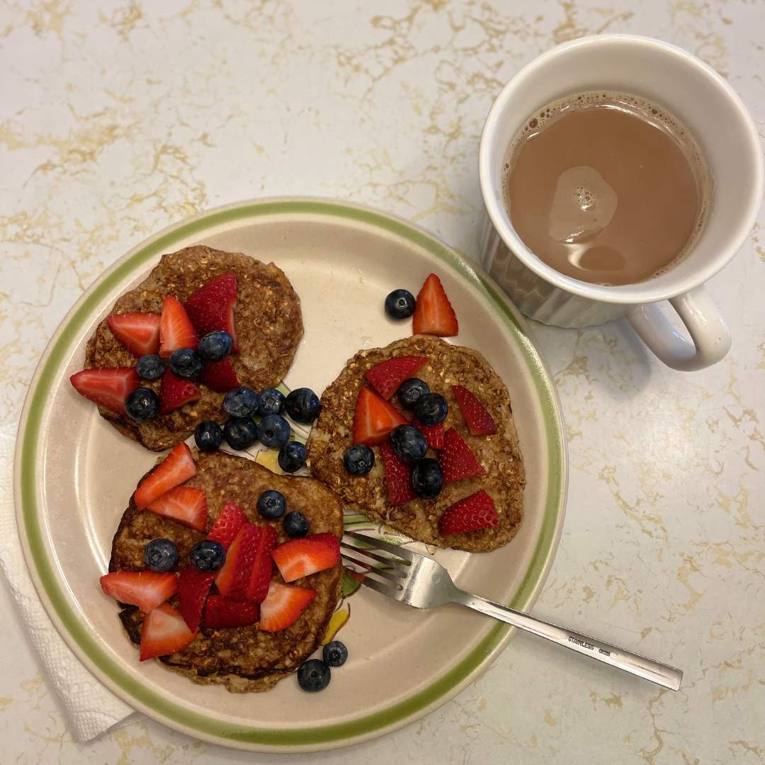 banana oat pancakes